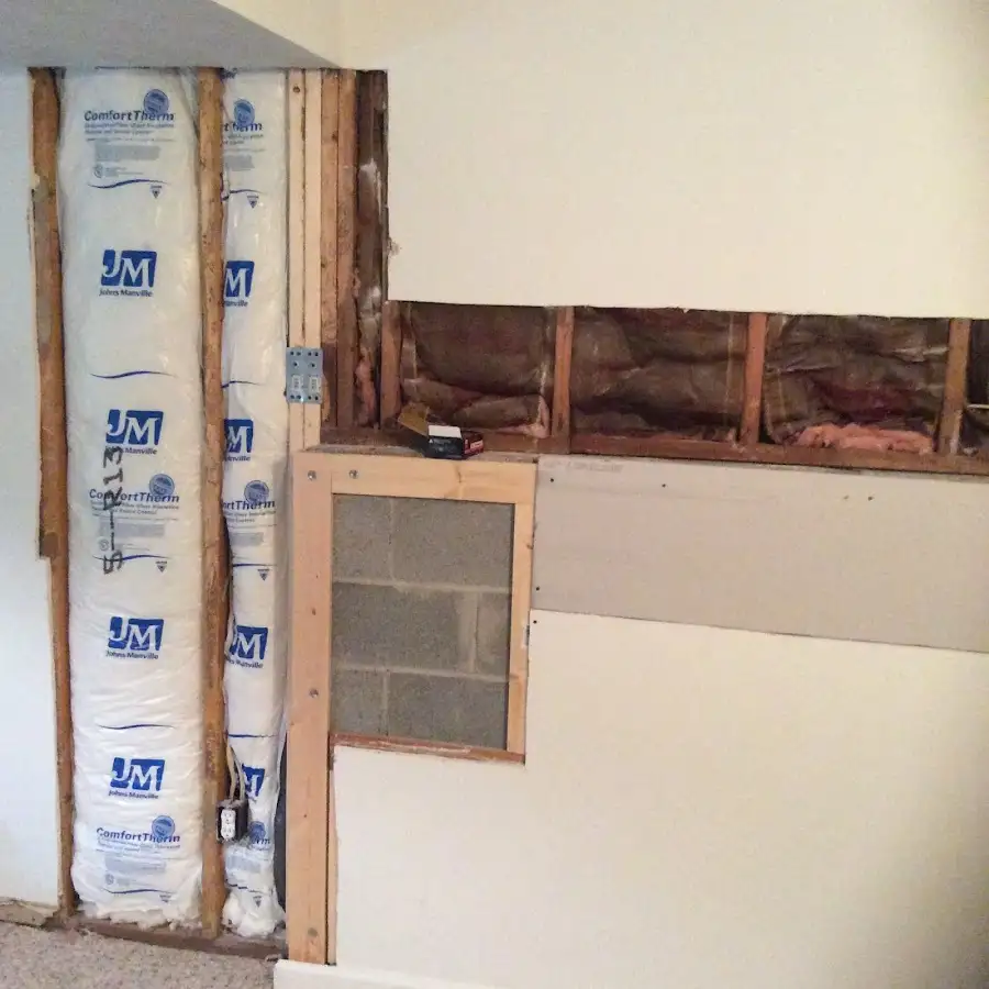 Wall insulation replacement during Structural Drying in Lindale
